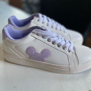 Brand new purple Mickey shoes size 9 women’s.  They are super cute!